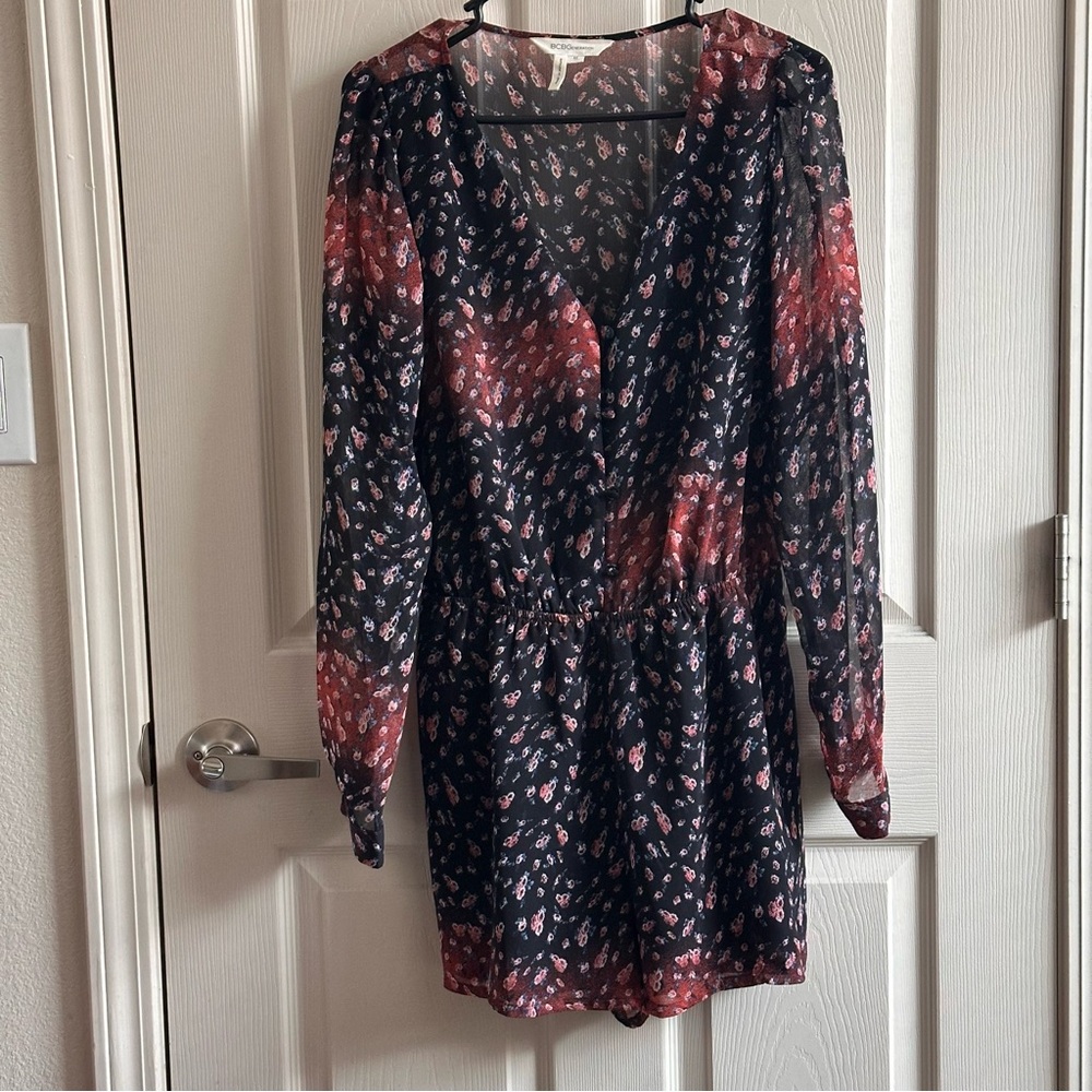BCBGeneration Black and Red Floral Long Sleeve Romper Women’s Size Medium